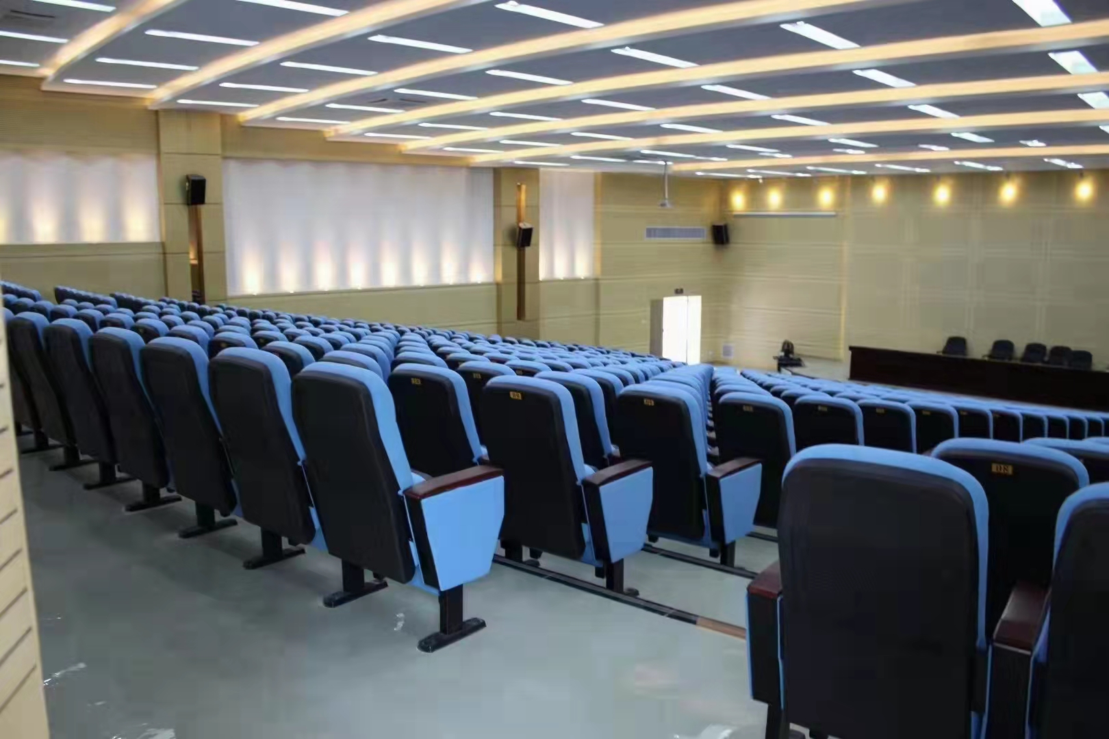 What Should Pay Attention To When Purchasing The Auditorium Chair?cid=7